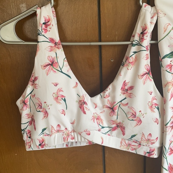 Fabletics bra and legging set - Picture 2 of 7